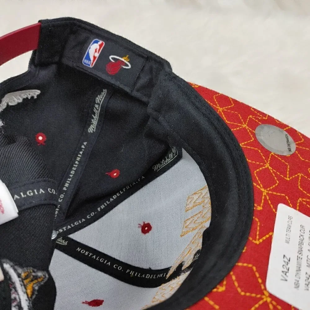 Mitchell & Ness Adjustable Fit NBA DYNAMITE SNAPBACK CUR HEAT